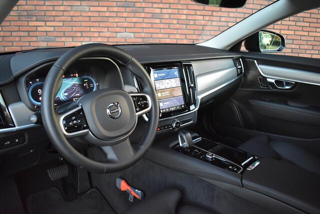 Volvo V90 T8 455PK Plug-in hybrid AWD Ultra Dark | 360 Camera | Trekhaak | All-Season | Gelamineerd Glas |