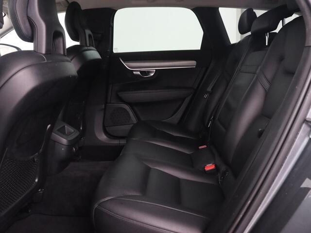 Volvo V90 2.0 D3 Momentum | Leder | Trekhaak | Stoelverwarming | Adaptive cruise | Carplay | Navigatie | Digital Cockpit | Full LED | Parkeerhulp | Climate control