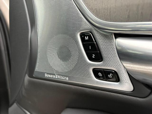 Volvo V90 T8 Plug-in hybrid AWD Ultra Dark | Bowers & Wilkins | Panoramadak | Stoelventilatie & Massage |