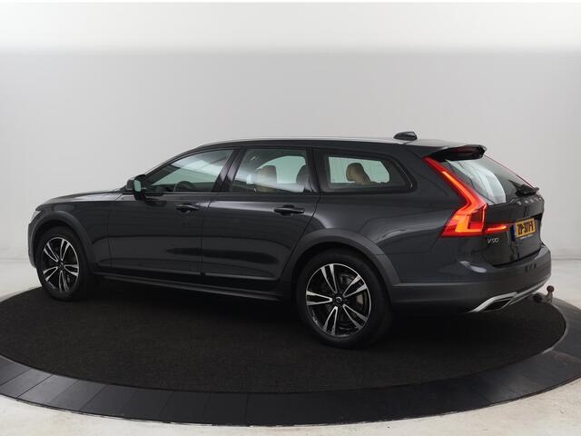 Volvo V90 Cross Country 2.0 T5 AWD | Leder | Trekhaak | Stoelverwarming | Adaptive cruise | Camera | Carplay | 19'' | Navigatie | DAB | Digital Cockpit