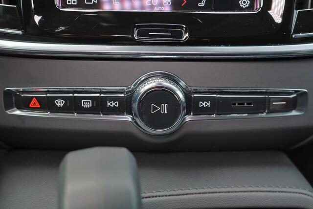 Volvo V90 T6 Recharge AWD Plus Dark - IntelliSafe Assist & Surround - 360º Camera - Harman/Kardon audio - Adaptieve LED koplampen - Verwarmde voorstoelen, stuur & achterbank - Parkeersensoren voor & achter - Elektr. bedienb. voorstoelen met geheugen - Extra getint