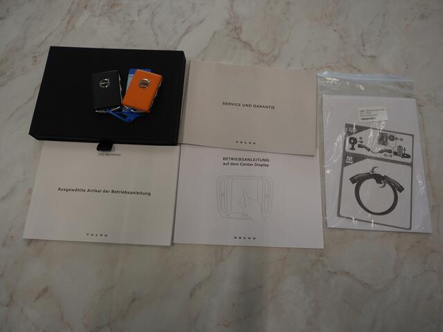 Volvo V90 2.0 T8 Recharge AWD Inscription | Panoramadak | Massage | Trekhaak | Pilot Assist | Harman/Kardon | HUD | 360 | Leder