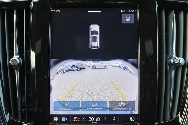 Volvo V90 T6 Recharge AWD Core Bright - IntelliSafe Assist & Surround - Adaptieve LED koplampen - Parkeercamera achter - Verwarmde voorstoelen, stuur & achterbank - Parkeersensoren voor & achter - Extra getint glas - Elektr. inklapbare trekhaak - 19' LMV