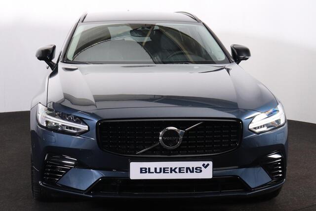 Volvo V90 T6 Recharge AWD Plus Dark - Luchtvering - IntelliSafe Assist & Surround - 360º Camera - Harman/Kardon audio - Adaptieve LED koplampen - Verwarmde voorstoelen, stuur & achterbank - Parkeersensoren voor & achter - Elektr. bedienb. voorstoelen met geheugen -