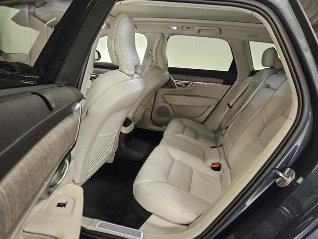 Volvo V90 2.0 T8 Plug-in hybrid AWD Ultimate Dark | 360° Camera | Massage | Luchtvering | Trekhaak | 20"lm velgen | Bowers & Wilkens | Adaptieve cruise | Panoramadak | Gelaagd glas | Geventileerd leer |