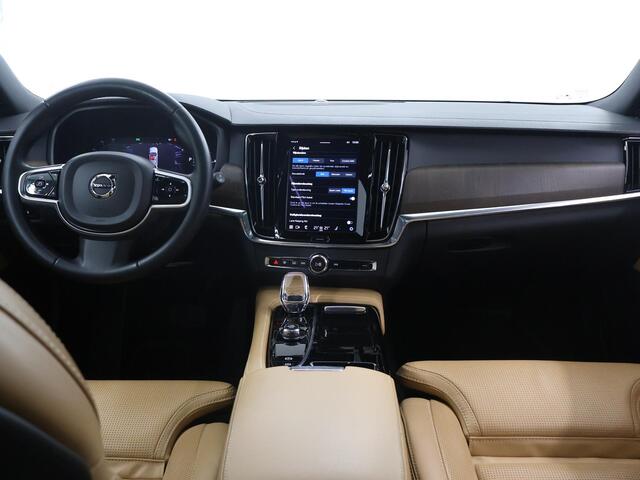 Volvo V90 2.0 T8 Plug-in hybrid AWD Ultimate Dark | Luchtvering | Panoramadak | SOH 96% | Trekhaak | Massage stoelen | Apple Carplay/Android Auto | HUD | Harman/Kardon |