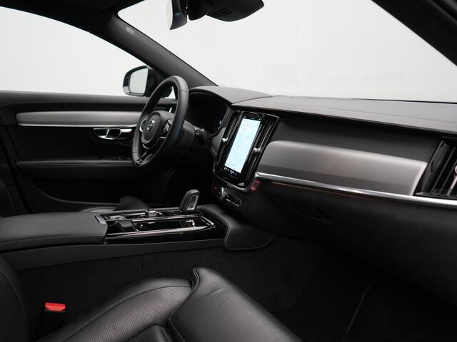 Volvo V90 T6 AWD Ultimate Dark PHEV 350pk Dealer O.H. | Panodak | Head Up | 360 Camera | Adaptive Cruise | Harman / Kardon | Lederen Sportstoelen Memory & Ventilatie | Keyless | Stoelen & Stuur Verwarmd | Apple Carplay | Virtual | DAB | Plug In Hybrid