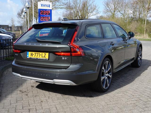 Volvo V90 Cross Country 2.0 B5 AWD Pro 250PK PANO | VOL LEER | TREKH. | 360° | HK-AUDIO