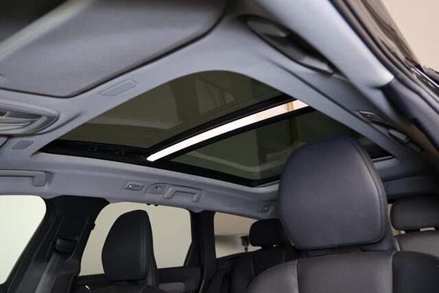 Volvo V90 T6 Recharge AWD Plus Dark - Panorama/schuifdak - IntelliSafe Assist & Surround - 360º Camera - Harman Kardon audio - Verwarmde voorstoelen, stuur & achterbank - Parkeersensoren voor & achter - Elektr. bedienb. voorstoelen met geheugen - Head up display - 