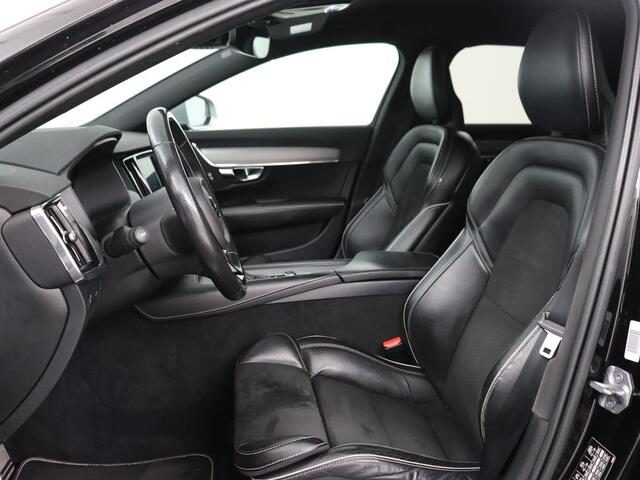 Volvo V90 2.0 T4 R-Design | Trekhaak | Leder/Alcantara | Stoelverwarming | Adaptive cruise | Camera | Carplay | Keyless | Side Assist | Navigatie | Climate control | Sportstoelen | Getint glas