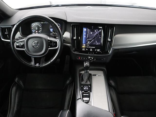 Volvo V90 2.0 T4 R-Design | Trekhaak | Leder/Alcantara | Stoelverwarming | Adaptive cruise | Camera | Carplay | Keyless | Side Assist | Navigatie | Climate control | Sportstoelen | Getint glas