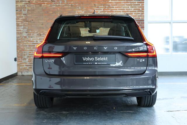 Volvo V90 T8 Plug-in hybrid AWD Ultra Dark | Bowers & Wilkins Premium Audio | Luchtvering | Gelamineerde zijruiten | Semi-Electrische wegklapbare trekhaak | 20" Lichtmetalen velgen | Massage in voorstoelen | Stoelventilatie | Stoelverwarming | 360° Parkeercamera