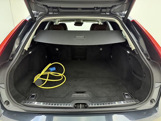 Volvo V90 T8 390pk AWD Inscription / Luchtvering / Bowers&Wilkins Audio / Dubbel glas / 360 Camera / El. Trekhaak / DAB / El. Stoelen / Keyless / Adapt. Cruise / BLIS / Leder