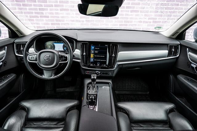 Volvo V90 2.0 T4 Momentum | Trekhaak | Adaptieve Cruise Control | Leer | Scandinavian Line | Standkachel | BLIS | Keyless | CarPlay |