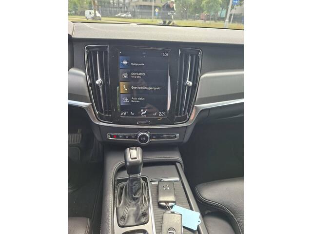 Volvo V90 2.0 T4 Momentum DEALER ONDERHOUDEN ZEER NETJES
