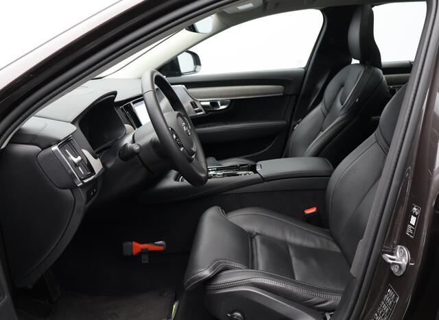 Volvo V90 2.0 T8 Plug-in hybrid AWD Ultra Dark / Trekhaak / B&W Audio / Stoelventilatie+Massage / Head-Up Display / 360 Camera / Gelamineerd Glas / Elektrische Stoelen /