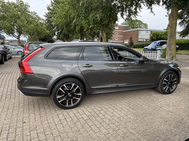 Volvo V90 Cross Country 2.0 T6 AWD Pro B&W HeadUp Massage Pano 360 DAB