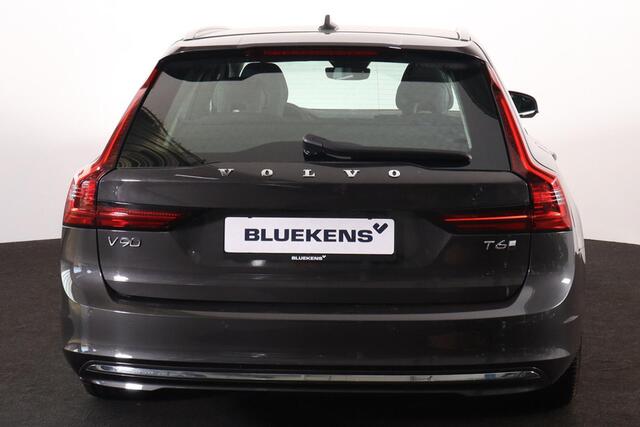 Volvo V90 T6 Recharge AWD Plus Bright - IntelliSafe Assist & Surround - 360º Camera - Harman/Kardon audio - Adaptieve LED koplampen - Verwarmde voorstoelen & stuur - Parkeersensoren voor & achter - Elektr. bedienb. voorstoelen met geheugen - 19' LMV