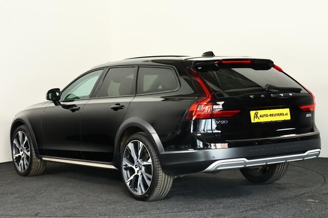 Volvo V90 Cross Country 2.0 B5 Ultimate AWD / Opendak / Harmankardon / Pilot assist / HUD