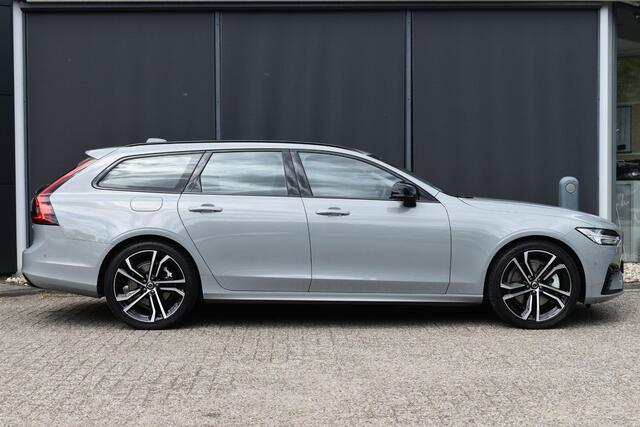 Volvo V90 T8 Plug-in hybrid AWD Ultra Dark | Luchtvering | Trekhaak | Panoramadak | Head up display | Verwarmbare voorstoelen met massagefunctie | Premium audio by Bowers&Wilkins | Interieur voorverwarming