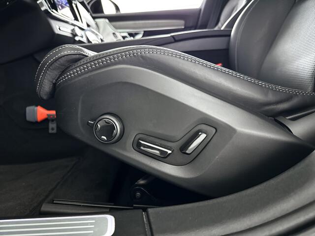 Volvo V90 T8 Plug-in hybrid AWD Ultra Dark | Panoramadak | 360° camera | Bowers & Wilkins | Head-up display | Luchtvering | Stoelventilatie | Trekhaak