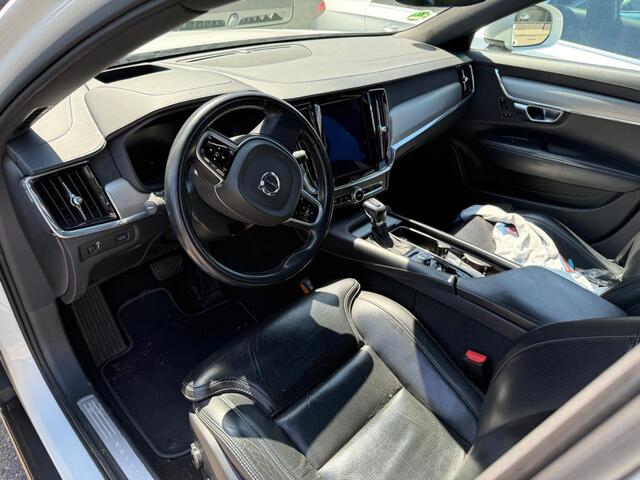 Volvo V90 Cross Country 2.0 T5 Pro | Trekhaak | Massagestoelen | Memoryseats | Apple CarPlay/Android Auto | Navigatie | Stoelverwarming | Stuurverwarming | DAB+ | Schuif/Kanteldak | Luchtvering | Head-up Display |
