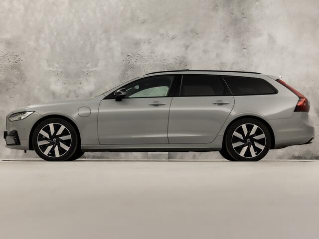 Volvo V90 2.0 T6 Plug-in hybrid AWD Ultimate Dark 350Pk Automaat (PANORAMADAK, HARMAN/KARDON, LUCHTVERING, MEMORY SEATS, 360 CAMERA, HEAD-UP DISPLAY, STUUR/STOELVERWARMING, ZWART HEMEL, NIEUWSTAAT)