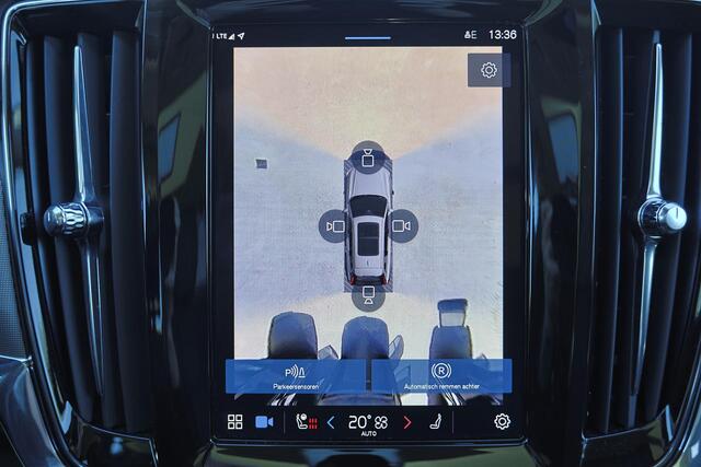 Volvo V90 T6 Recharge AWD Plus Bright - Panorama/schuifdak - IntelliSafe Assist & Surround - 360º Camera - Harman Kardon audio - Adaptieve LED koplampen - Verwarmde voorstoelen, stuur & achterbank - Parkeersensoren voor & achter - Elektr. bedienb. voorstoelen met geheugen - Draadloze tel. lader - Extra getint glas - Inklapbare trekhaak - 19' LMV