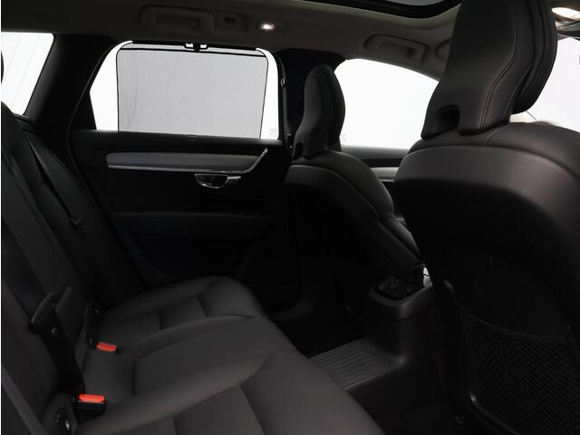 Volvo V90 T8 AWD Plug-in hybrid Ultra Dark / Trekhaak / Pan. dak / Head up displ. / Harman Kardon / Stoel+stuur+achterbankverwarming