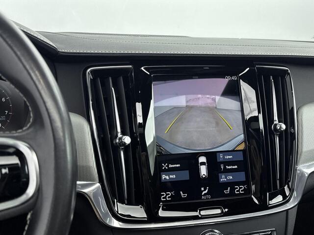 Volvo V90 2.0 B5 R-Design 251PK | Elektrische Trekhaak | Schuif-/Kanteldak | Harman Kardon Audio | 20'' Inch Velgen | Adaptieve Cruise Control | Apple CarPlay & Android Auto
