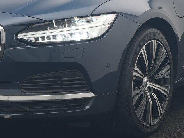 Volvo V90 T8 AWD Ultimate Bright LONG RANGE PHEV 350pk | Trekhaak Af Fabriek | Panodak | Adaptive Cruise | 360 Camera | Head Up | Lederen Sportstoelen Memory & Massage & Ventilatie | Bowers & Wilkins | Blis | Keyless | Stuur & Stoelen Verwarmd | Plug In Hybrid |
