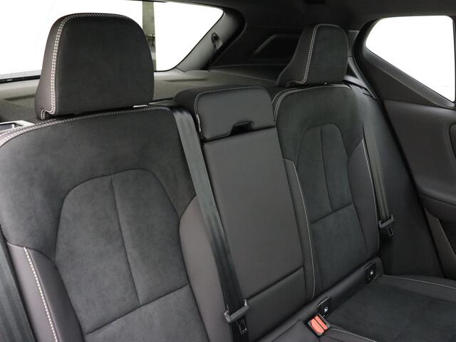 Volvo XC40 Extended Range Ultimate 82 kWh / 20'' / Stoel/- en stuurverwarming / Panorama dak / H&K Audio / Elektrisch verstelbare stoel met geheugen /