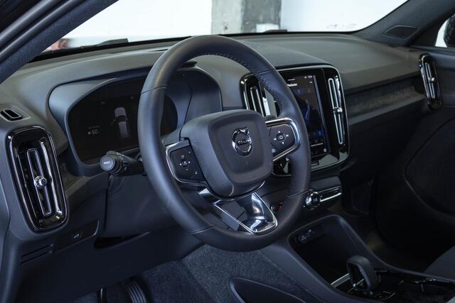 Volvo XC40 Single Motor Extended Range Plus 82 kWh | Google infotainment | Parkeercamera | Parkeersensoren voor + achter | Warmtepomp | Adaptive cruise control | Stoel en stuurwielverwarming | BLIS | Comfortstoelen