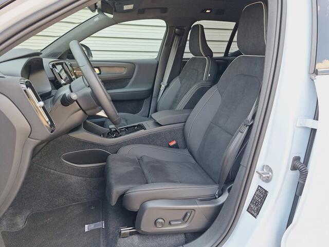 Volvo XC40 Extended Range Ultimate 82 kWh / Elektrisch verstelb. stoelen met geheugen / ACC / LMV 20'' / Apple Carplay/Android Auto /