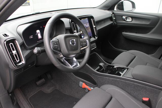 Volvo XC40 Single Motor Essential 69 kWh | Trekhaak | All Season banden | Subsidie