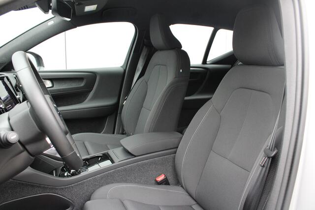 Volvo XC40 Single Motor Essential 69 kWh | Trekhaak | All Season banden | Subsidie