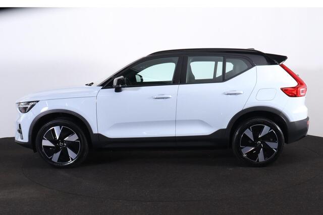 Volvo XC40 Single Motor Extended Range Plus 82 kWh - IntelliSafe Assist & Surround - Verwarmde voorstoelen & stuur - Parkeersensoren voor & achter - Warmtepomp - Draadloze tel. lader - Elektr. inklapbare trekhaak - 19' LMV