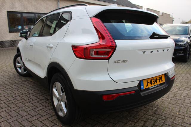 Volvo XC40 1.5 T2 Momentum AUTOMAAT | NL auto | elektr.trekhaak