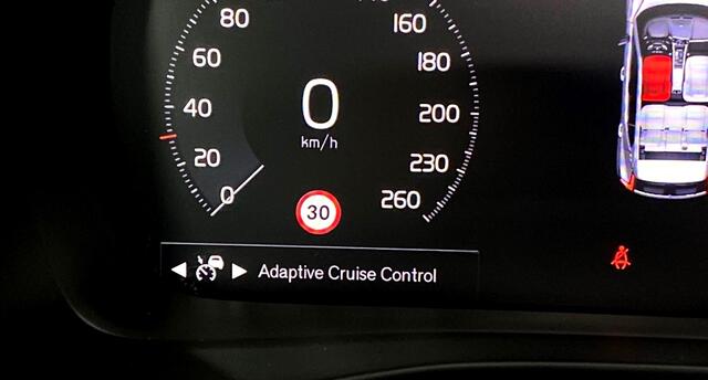 Volvo XC40 Facelift 1.5 T5 Recharge 193kW/262pk DCT7 Ultimate Bright PANORAMADAK + HARMAN/KARDON + LEER + PILOT ASSIST + STOEL-&STUURVERWARMING + CAMERA + BLIS + KEYLESS ENTRY&GO + LANE ASSIST + FULL LED HIGH BEAM + PD-GLASS + PARKSENSOREN V&A + 19" LM-VELGEN!!