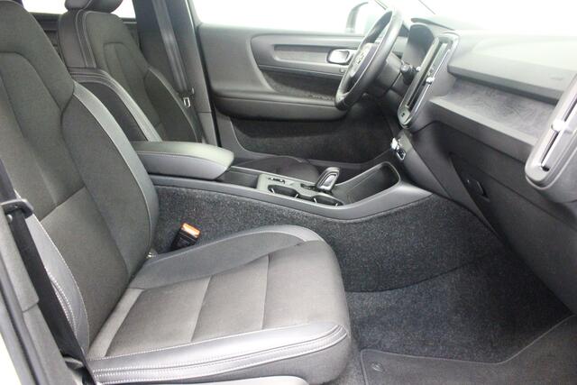 Volvo XC40 T4 Momentum | Rijklaarprijs | Stoelverwarming | BLIS |