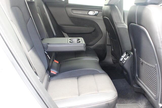 Volvo XC40 T4 Momentum | Rijklaarprijs | Stoelverwarming | BLIS |