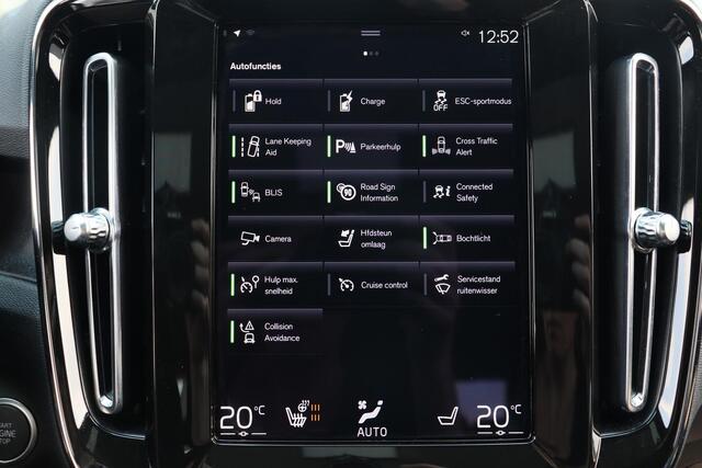 Volvo XC40 T4 Recharge Ultimate Dark - Panorama/schuifdak - IntelliSafe Assist & Surround - 360° Camera - Harman/Kardon audio - Verwarmde voorstoelen & stuur - Parkeersensoren voor & achter - Elektr. bedienb. voorstoelen met links geheugen - Draadloze tel. lader - E