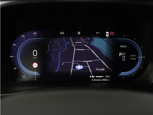 Volvo XC40 Single Motor Extended Range Plus 82 kWh / Trekhaak / Keyless / Stoel en stuurverwarming /