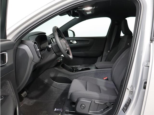 Volvo XC40 Single Motor Extended Range Plus 82 kWh / Trekhaak / Keyless / Stoel en stuurverwarming /