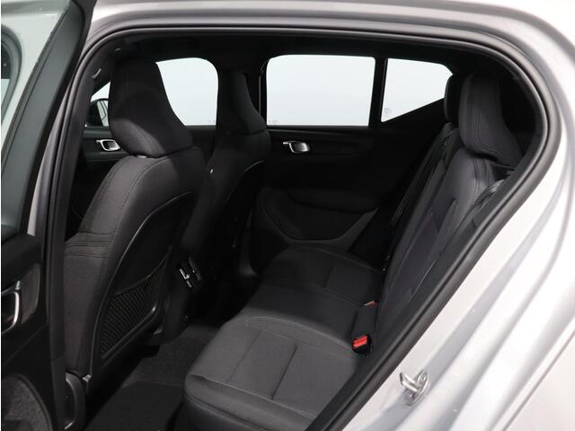 Volvo XC40 Single Motor Extended Range Plus 82 kWh / Trekhaak / Keyless / Stoel en stuurverwarming /