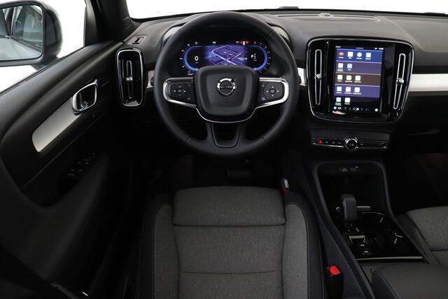 Volvo XC40 B4 (M-HYBRID) PLUS DARK |Panoramadak|Visual Park Assist