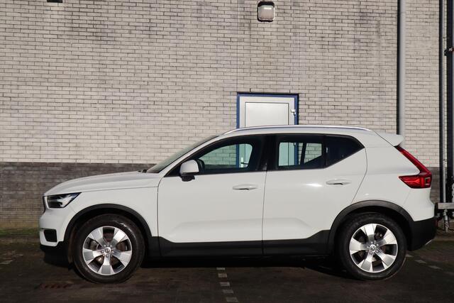Volvo XC40 2.0 T4 Momentum Pro