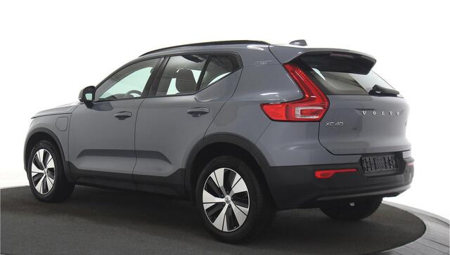 Volvo XC40 1.5 T4 Recharge 155kW/211pk DCT7 Plus Dark Facelift!! NAPPALEDER + ADAPT.CRUISE + PILOT ASSIST + NAVI SENSUS + BLIS + LANE ASSIST + EL.STOELEN + STOELVERWARMING V&A + STUURVERWARMING + CAMERA + KEYLESS ENTRY&GO + PARKSENSOREN V&A + 18" LM-VELGEN!!