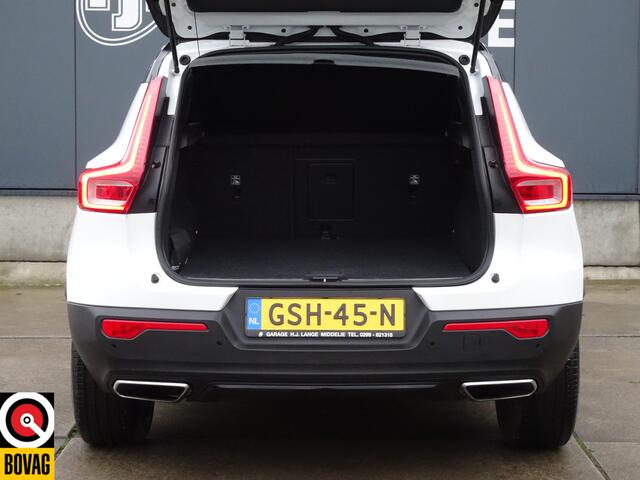 Volvo XC40 2.0 T4 R-Design