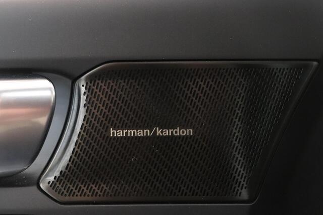 Volvo XC40 1.5 T3 Automaat | R-Design | Schuif kanteldak | Harman & Kardon | electr. achterklep | rondom zicht camera |